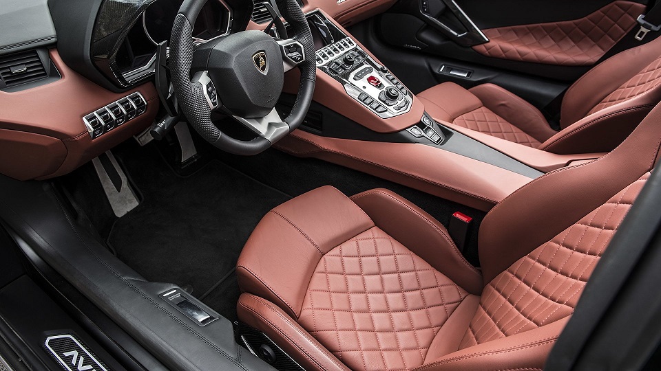 aventador interior